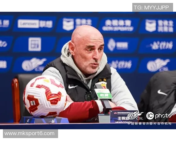 朗格莱因重度扭伤内侧副韧带预计缺阵两个月球队面临人员短缺挑战