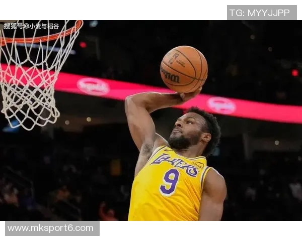 夸梅直言布朗尼在大学表现平平不及部分高中球员的潜力与实力